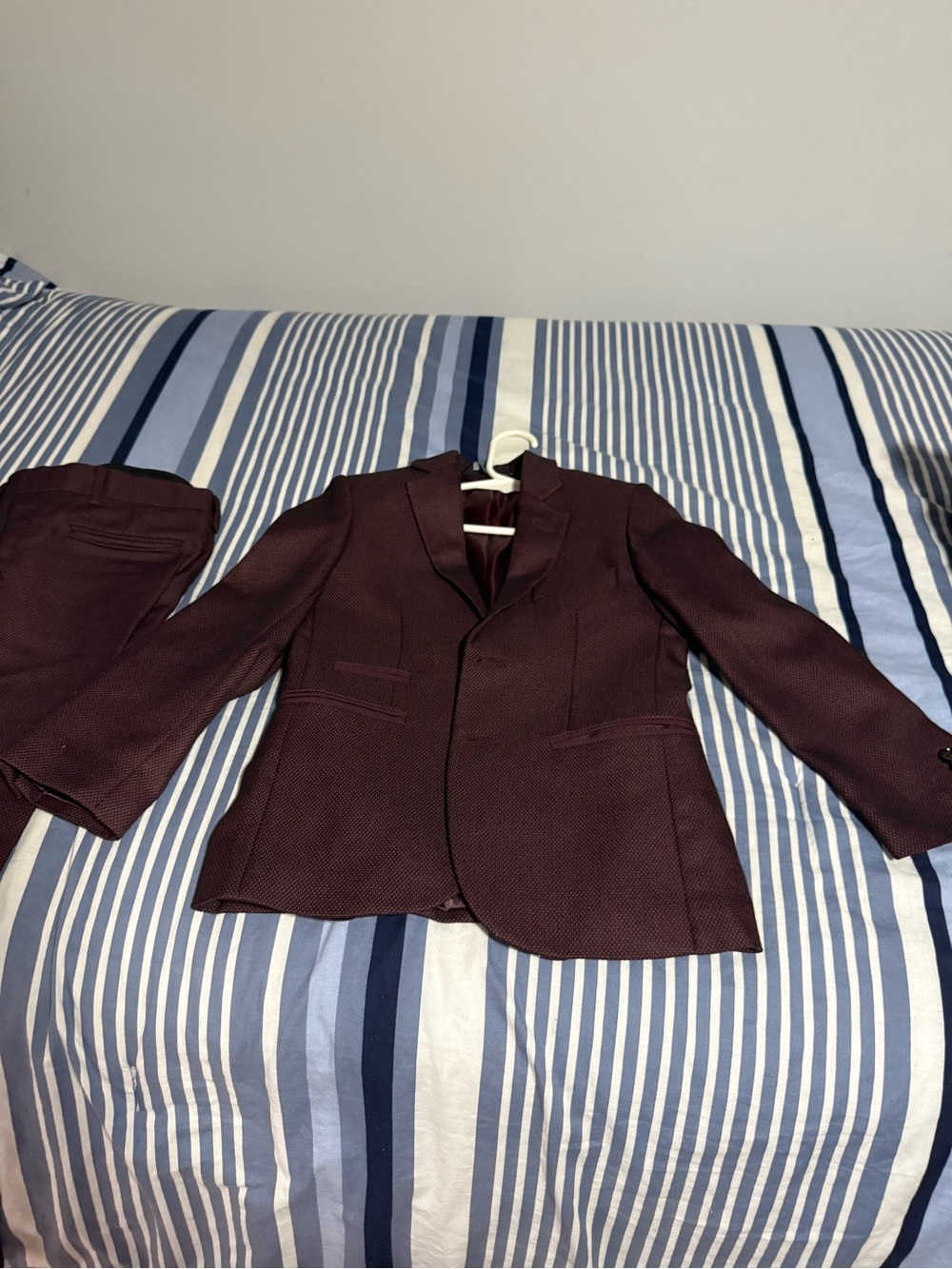 Boys Burgundy Textured Two-Piece Suit Jacket/Pants